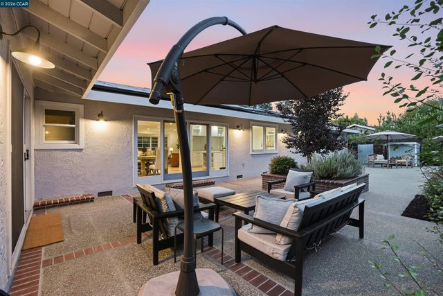 640 Dolphin Dr, Danville, CA 94526