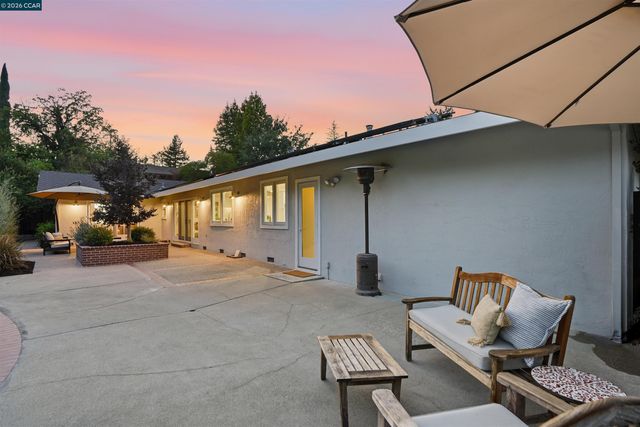 640 Dolphin Dr, Danville, CA 94526