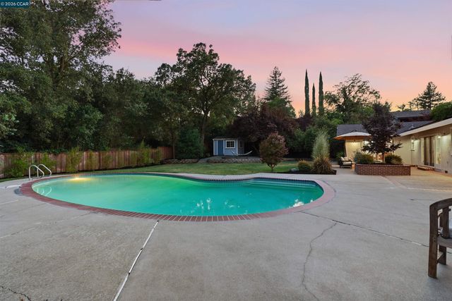 640 Dolphin Dr, Danville, CA 94526
