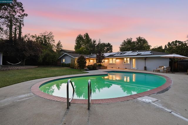 640 Dolphin Dr, Danville, CA 94526