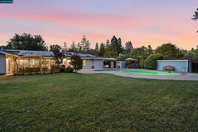 640 Dolphin Dr, Danville, CA 94526