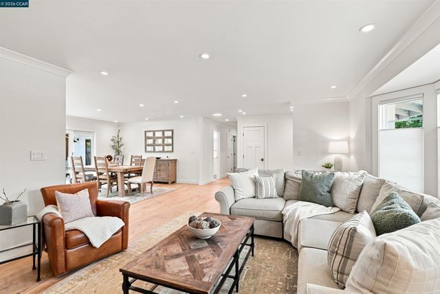 640 Dolphin Dr, Danville, CA 94526