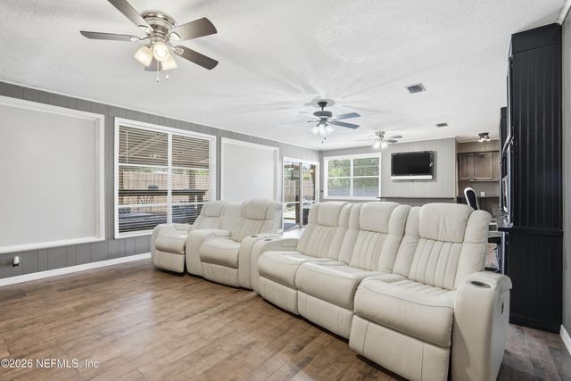 3337 HOLLYCREST Boulevard, Orange Park, FL 32073