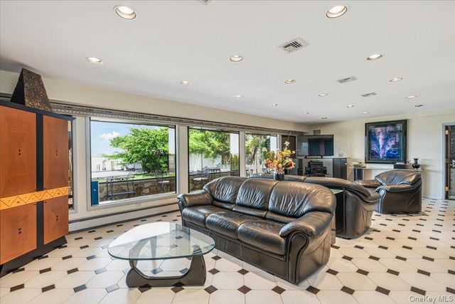 15443 Riverside Drive, Whitestone, NY 11357