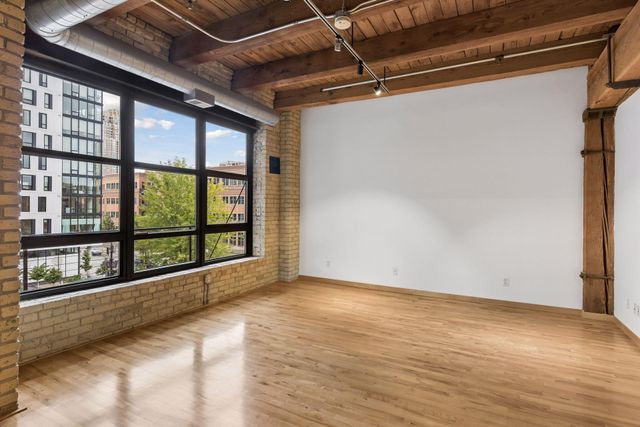 607 Washington Avenue S 303, Minneapolis, MN 55415