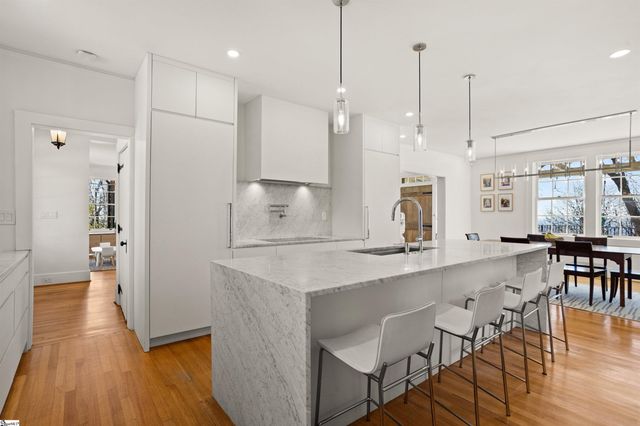 220 Lake Circle Drive, Greenville, SC 29609