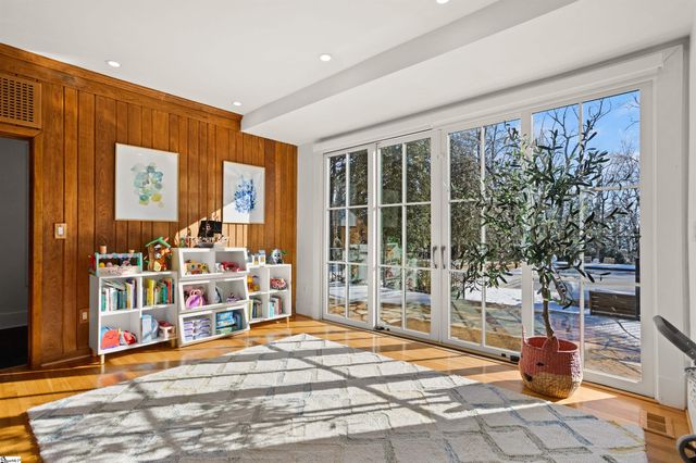 220 Lake Circle Drive, Greenville, SC 29609