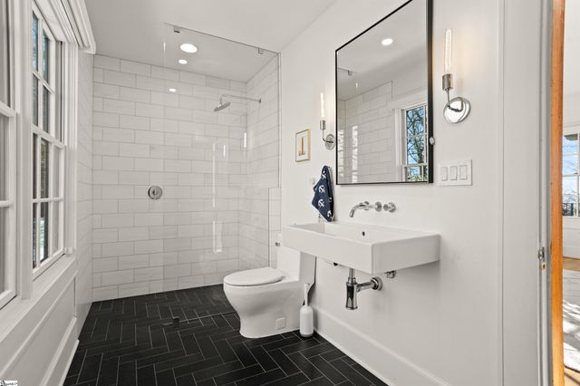 220 Lake Circle Drive, Greenville, SC 29609