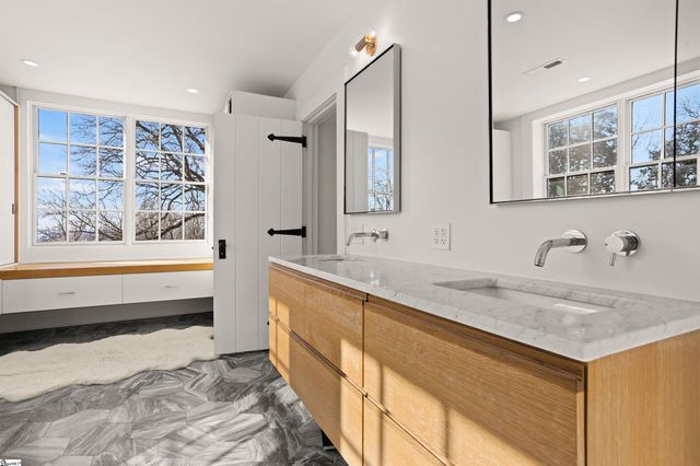 220 Lake Circle Drive, Greenville, SC 29609