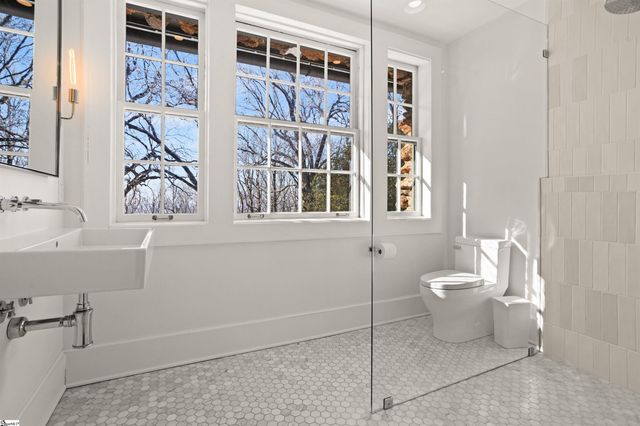 220 Lake Circle Drive, Greenville, SC 29609