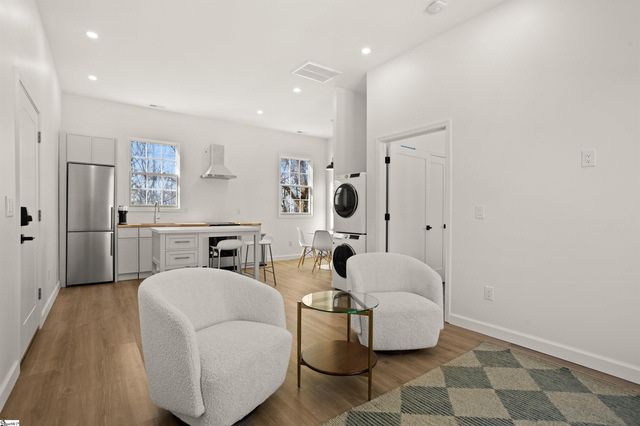 220 Lake Circle Drive, Greenville, SC 29609