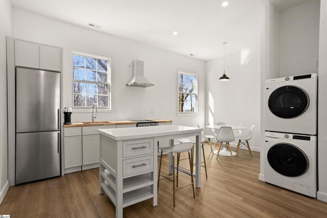 220 Lake Circle Drive, Greenville, SC 29609