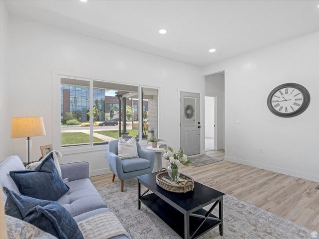 17 E 4800 S, Murray, UT 84107