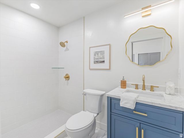 17 E 4800 S, Murray, UT 84107
