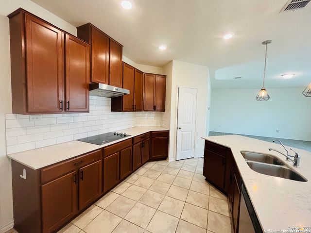 7967 Hanging Branch, San Antonio, TX 78253