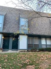 1046 Merrimar Circle N, Unit E, Columbus, OH 43220