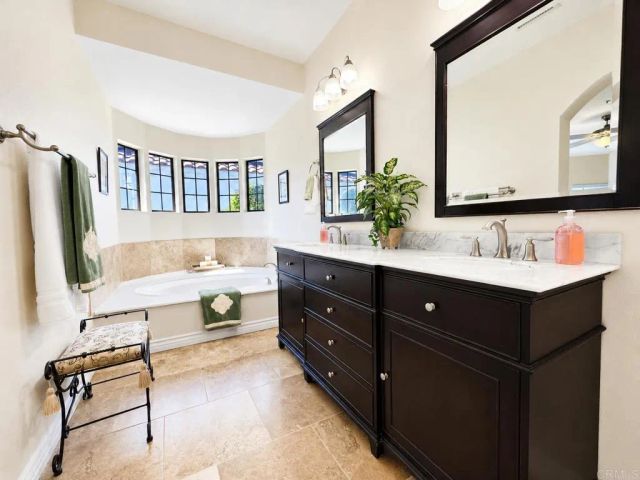 29118 Laurel Valley Dr, Vista, CA 92084