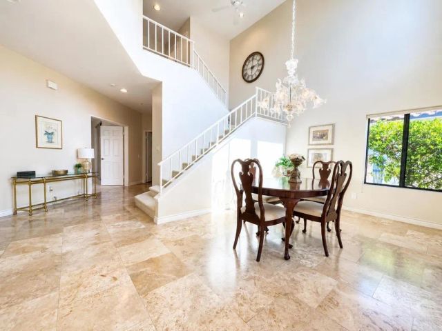 29118 Laurel Valley Dr, Vista, CA 92084