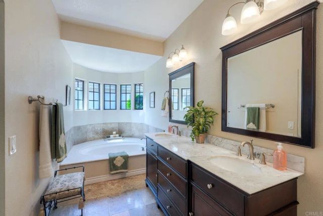 29118 Laurel Valley Dr, Vista, CA 92084
