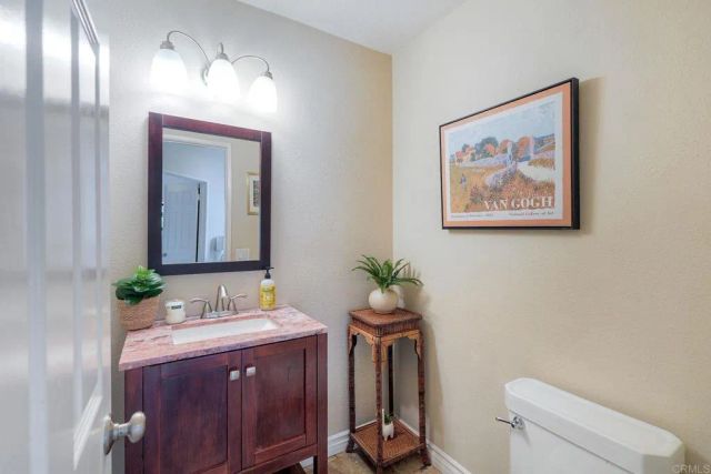 29118 Laurel Valley Dr, Vista, CA 92084