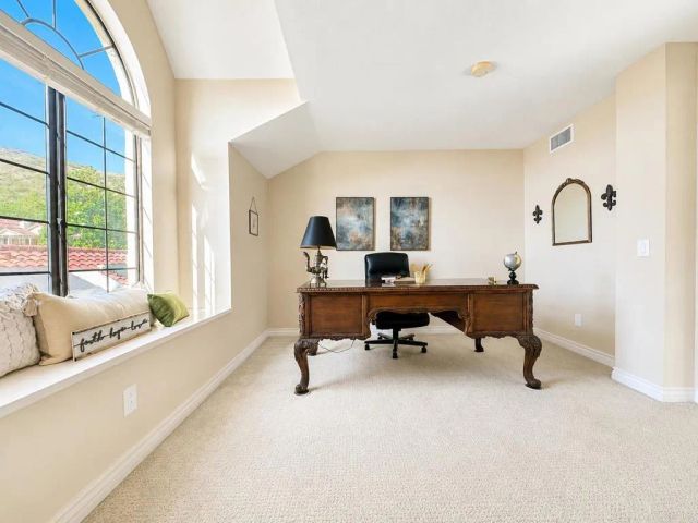 29118 Laurel Valley Dr, Vista, CA 92084