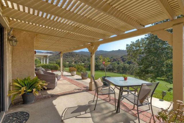29118 Laurel Valley Dr, Vista, CA 92084