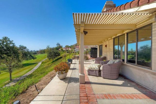 29118 Laurel Valley Dr, Vista, CA 92084