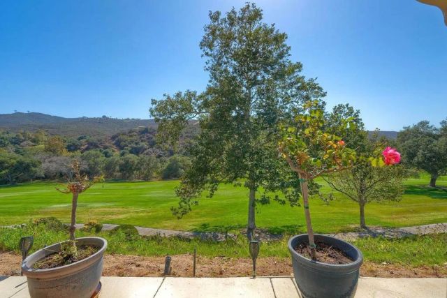 29118 Laurel Valley Dr, Vista, CA 92084