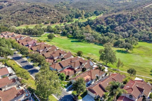 29118 Laurel Valley Dr, Vista, CA 92084