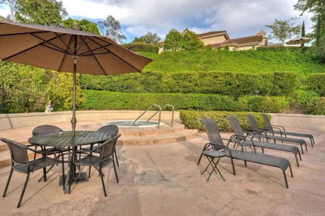 29118 Laurel Valley Dr, Vista, CA 92084