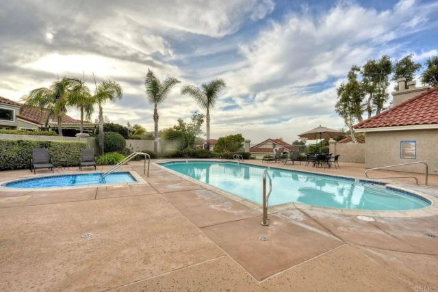 29118 Laurel Valley Dr, Vista, CA 92084