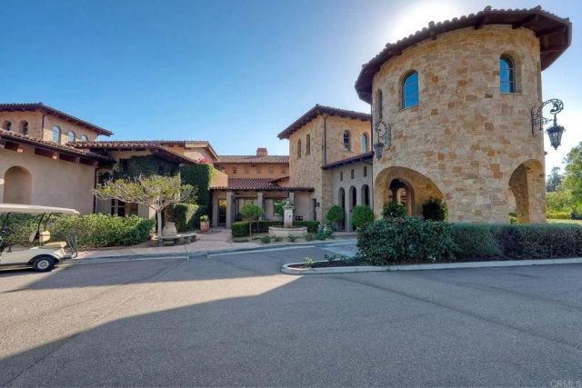 29118 Laurel Valley Dr, Vista, CA 92084