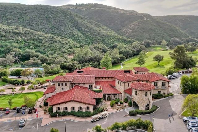 29118 Laurel Valley Dr, Vista, CA 92084