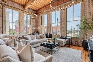 2400 Mechanic Street 206, Galveston, TX 77550