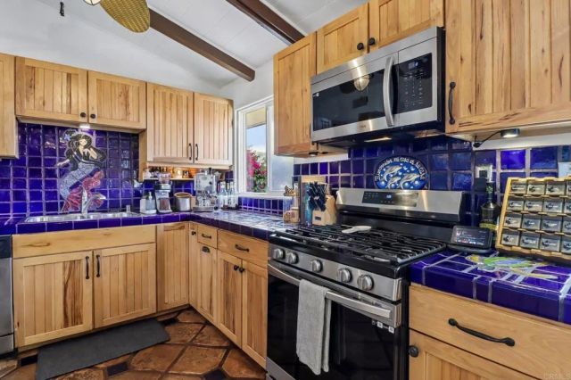 410 Santa Clara Drive, Vista, CA 92083