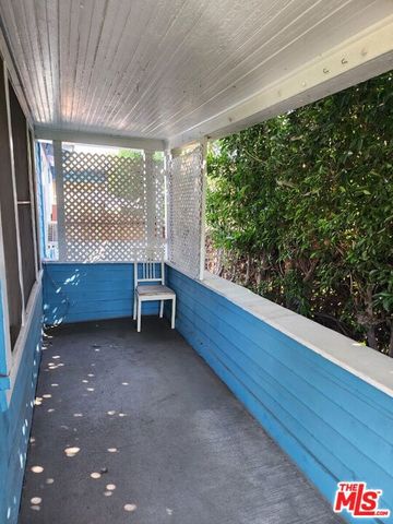 1402 N Las Palmas Avenue, Los Angeles, CA 90028