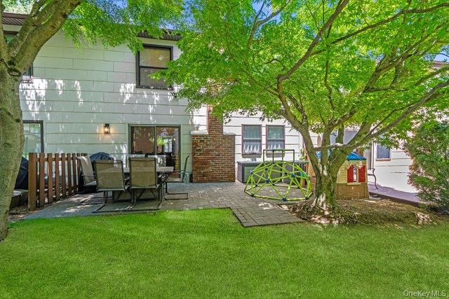 12 Cold Harbour Lane, Woodbury, NY 11797
