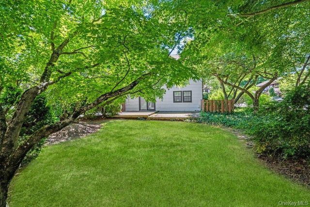 12 Cold Harbour Lane, Woodbury, NY 11797