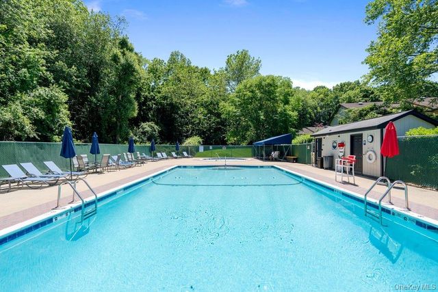 12 Cold Harbour Lane, Woodbury, NY 11797