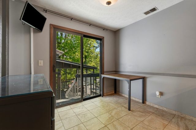 302 Wood Lomond Way, Huntington, WV 25705