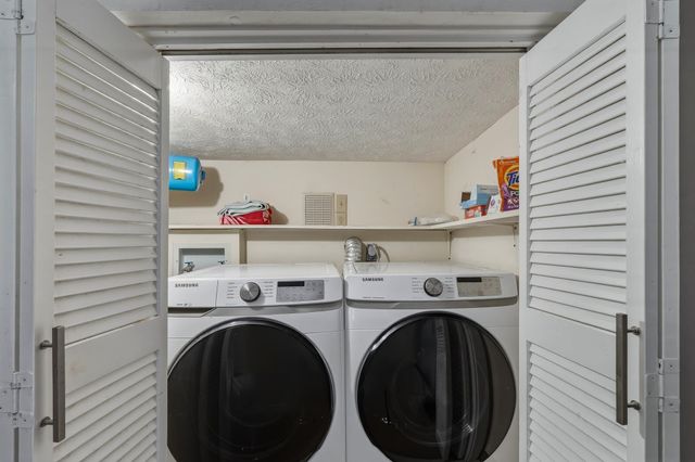 302 Wood Lomond Way, Huntington, WV 25705