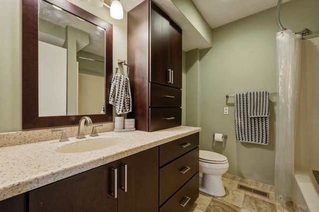 302 Wood Lomond Way, Huntington, WV 25705