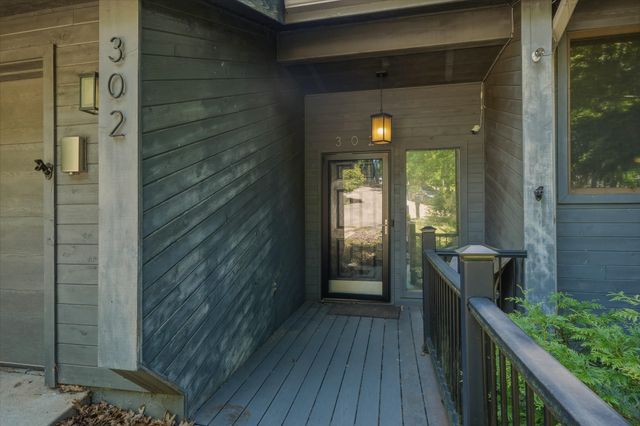 302 Wood Lomond Way, Huntington, WV 25705