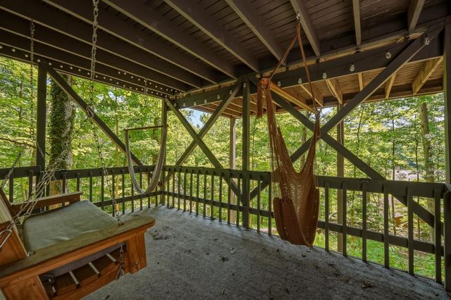 302 Wood Lomond Way, Huntington, WV 25705