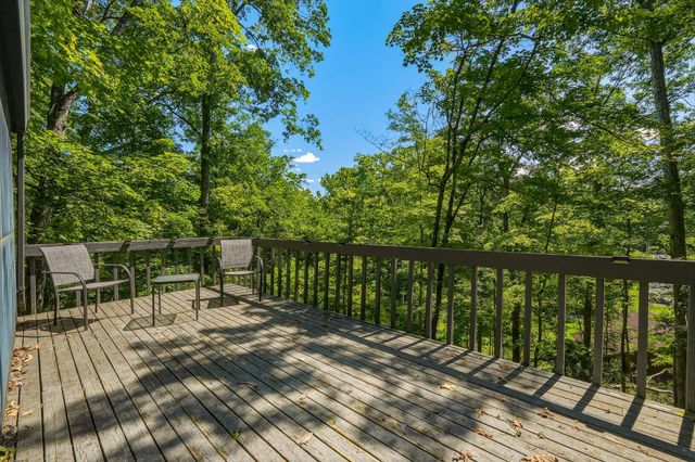 302 Wood Lomond Way, Huntington, WV 25705