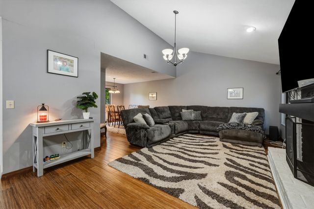 302 Wood Lomond Way, Huntington, WV 25705