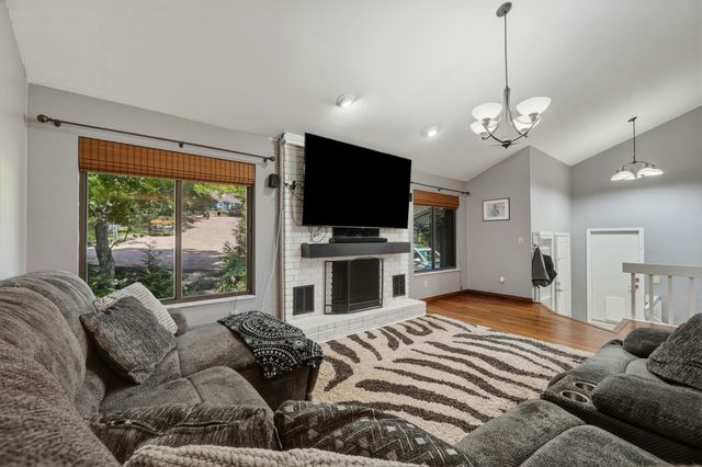 302 Wood Lomond Way, Huntington, WV 25705