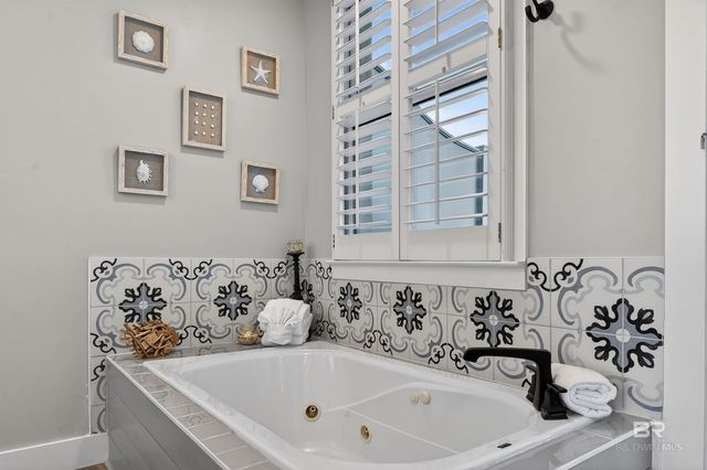 815 Plantation Road 604, Gulf Shores, AL 36542