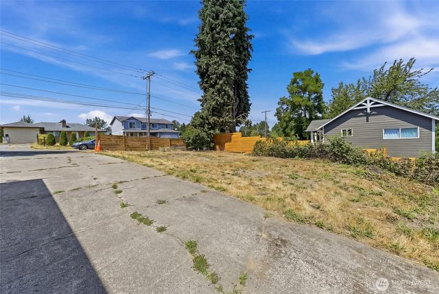 13426 22nd Avenue S, Seattle, WA 98168