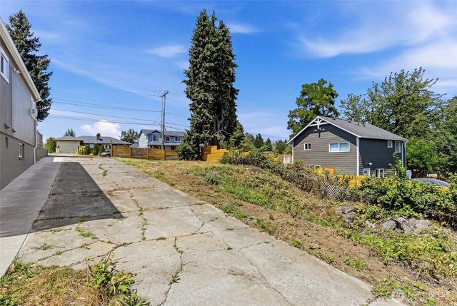 13426 22nd Avenue S, Seattle, WA 98168